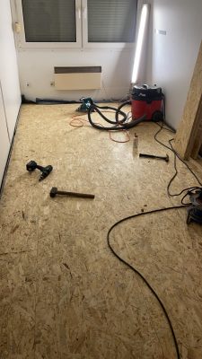 Container OSB Fußboden fertig